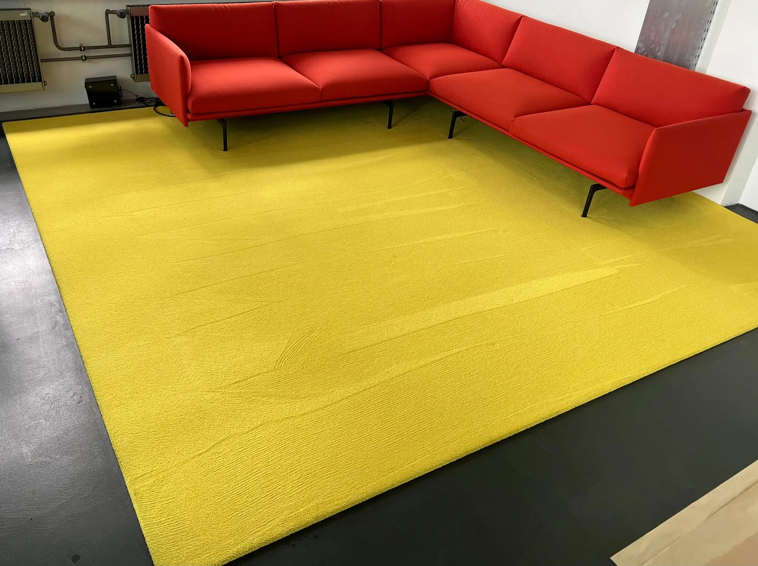 Teppichboden im Büro nach der Reinigung durch VALOR